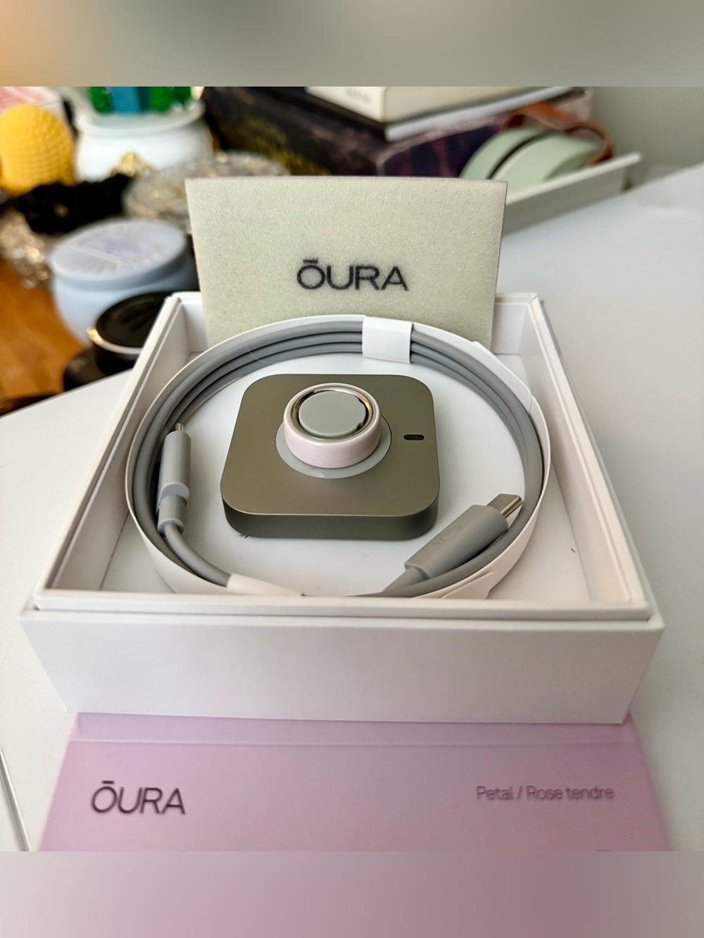 Oura Ring 4 Ceramic in Pink Petal - size 6 - Picture 2 of 2